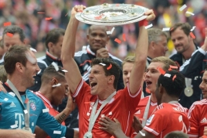 排球王莱昂+科门达+萨萨克 三巨头续约 冲击波超新赛季（球王莱昂携科门达、萨萨克续约，冲击波三大核心剑指新赛季）