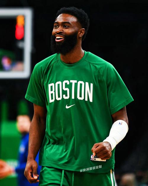 谁更强？ESPN对比15-16赛季库里和本赛季SGA数据（ESPN横评：2015-16库里 vs 本季SGA，谁更胜一筹？）