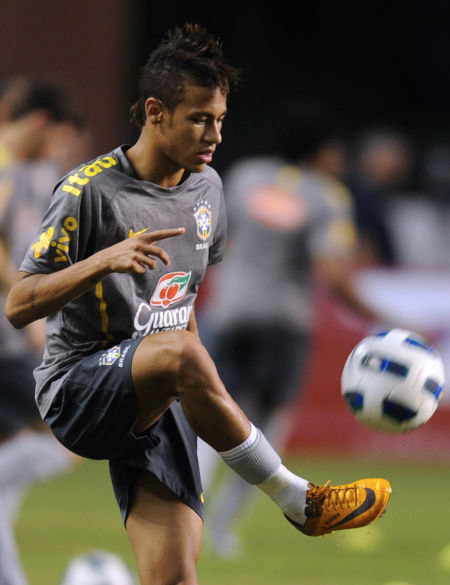 德佬：那不勒斯比去年更强；我喜欢意大利诺这样的教练（德佬：如今的那不勒斯更强，我欣赏意大利诺风格的主帅）