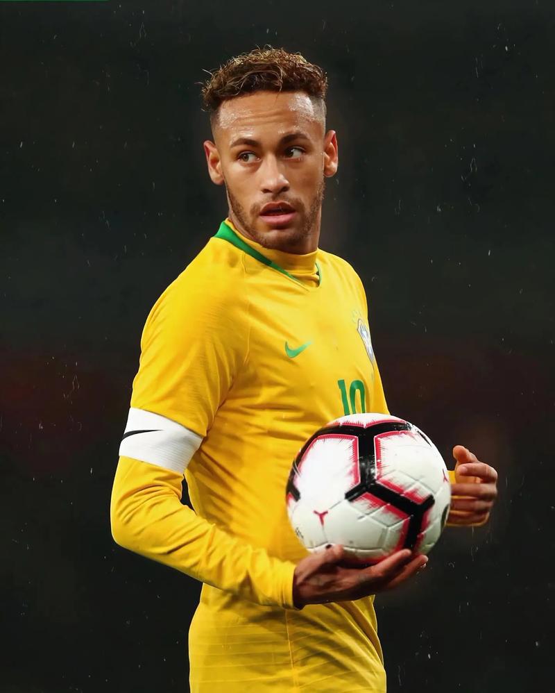 泰国归化前锋贝尔：若能让泰国首进世界杯将是意义非凡的事情（泰国归化前锋贝尔：若助泰国首次打进世界杯，意义重大）