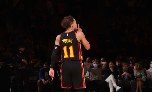 替补神兵！凯尔登·约翰逊5分钟轰13分，带队反超湖人9分（替补爆发！凯尔登·约翰逊5分钟轰13分，助球队反超湖人9分）