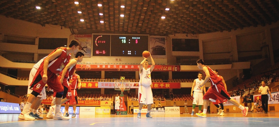 三分一箭穿心，全场沸腾（一记三分穿网，全场瞬间引爆）