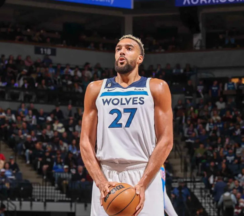 恍如隔世，巴萨上一次在诺坎普比赛法蒂双响，登贝莱助攻（恍若隔世：巴萨上次在诺坎普出战，法蒂梅开二度，登贝莱送出助攻）