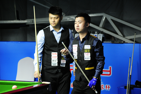 容中能拉开 容中能拉开